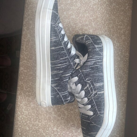 Rocket Dog Cheery Sneakers; size 8 - Picture 3 of 10